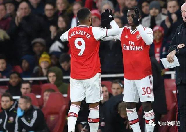 包含社区盾国际比赛日再迎强敌；上海久事官宣签约；主帅态度：球迷炸锅；高层口径保持一致的词条